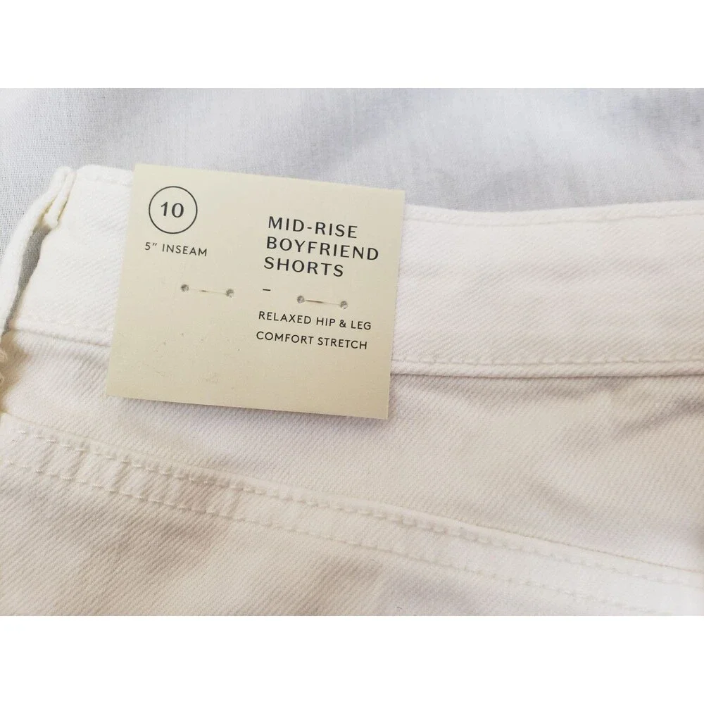 NWT UNIVERSAL THREAD WOMENS MID RISE BOYFRIEND CUT OFF JEANS SHORTS SIZE 10
